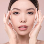 ฉีดโบท็อกซ์ยกคิ้ว-ที่ไหนดี-370x277